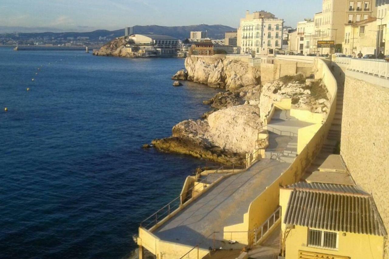 Stud Terras Ville Corniche 2 Pers Stat Gratuit Rue Modif Suivt Possib Et Accord Exclusif 마르세유 외부 사진